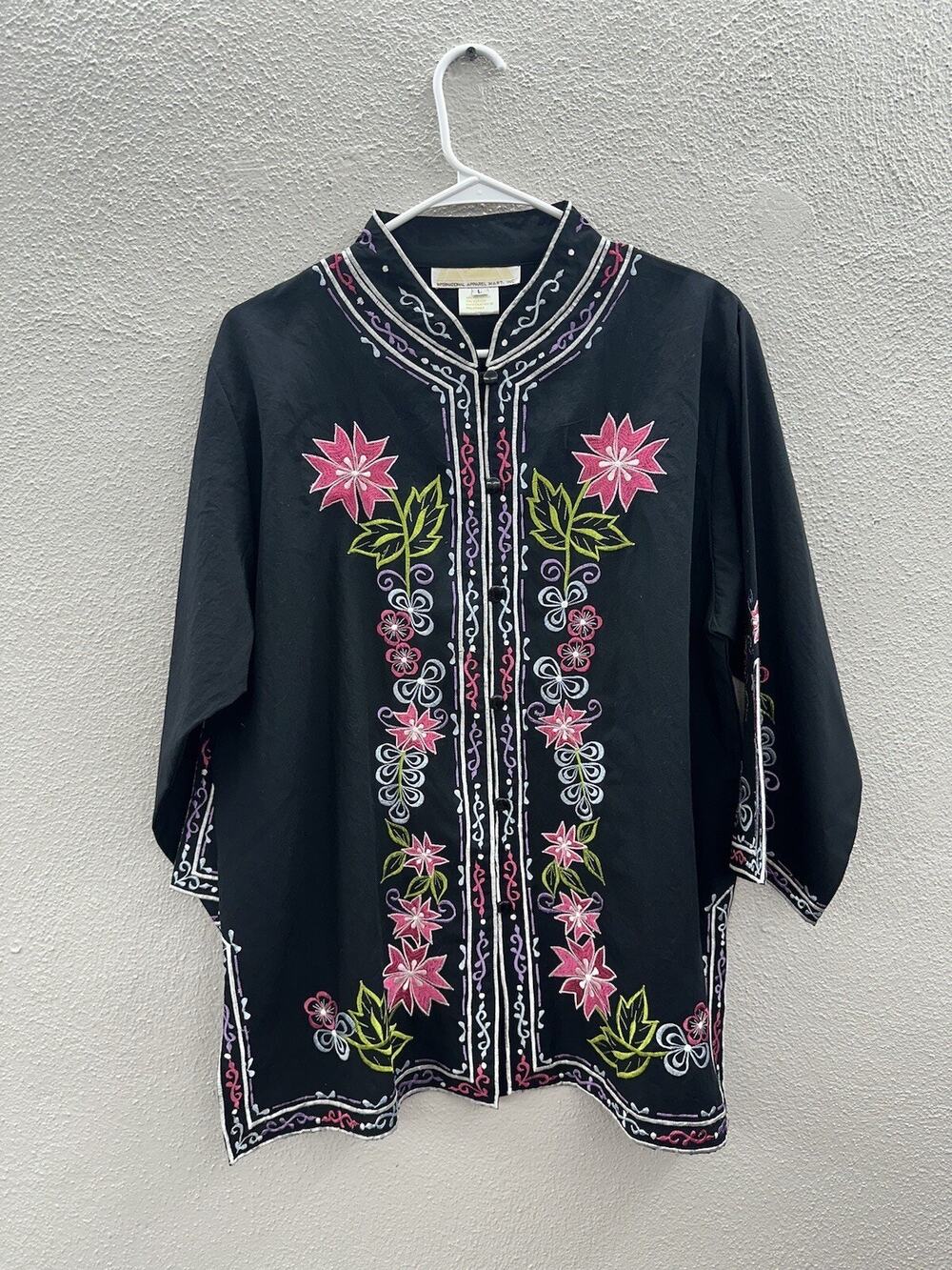 International Apparel Mart Inc. Womens Blouse Size Large Black Flora Button Up